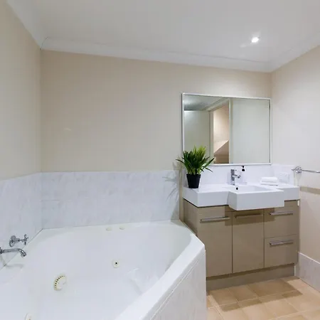 Spacious Homely Apartment Close To Everything Perth Exterior photo