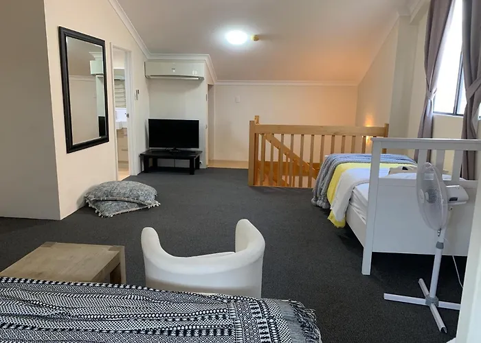 Spacious Homely Apartment Close To Everything