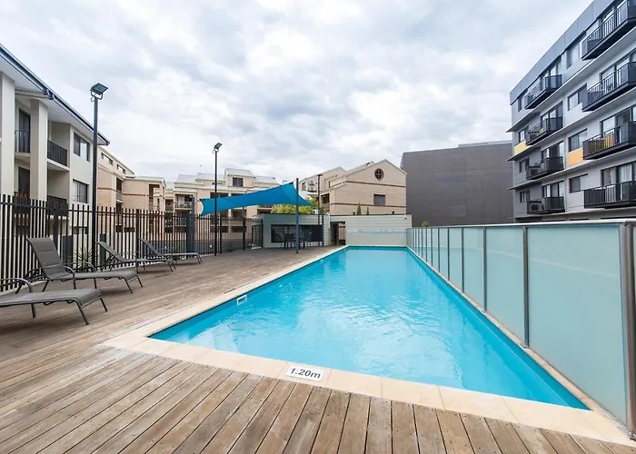 Spacious Homely Apartment Close To Everything