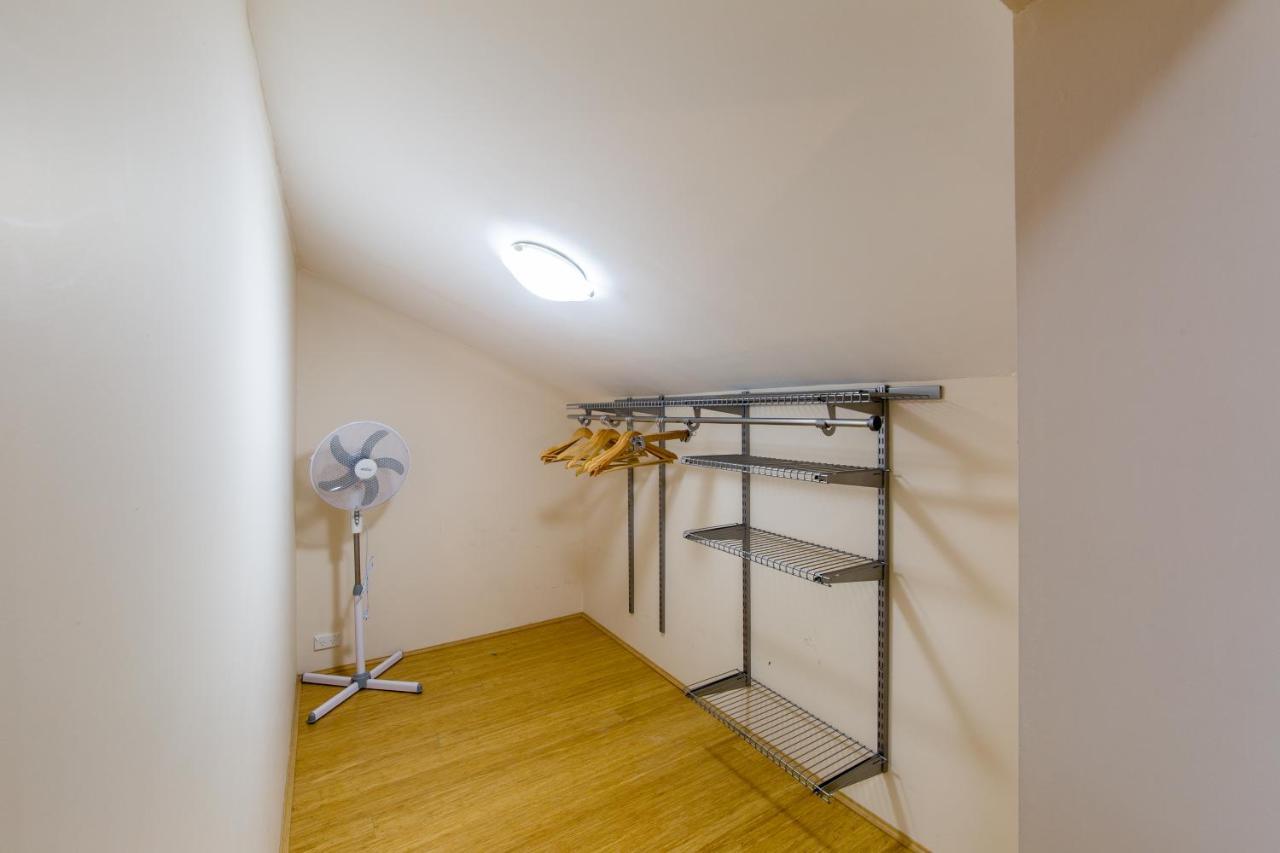 Spacious Homely Close To Everything